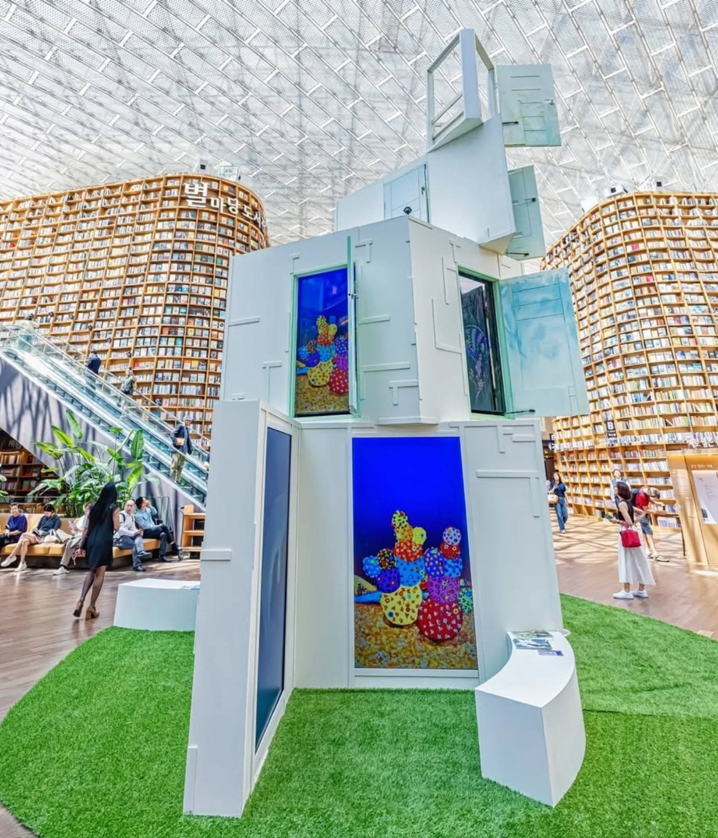 코엑스 별마당 도서관 “렛미인” 전시 키네틱 제작 4